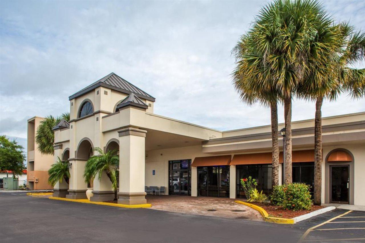 Days Inn & Suites By Wyndham Orlando Airport Exteriör bild