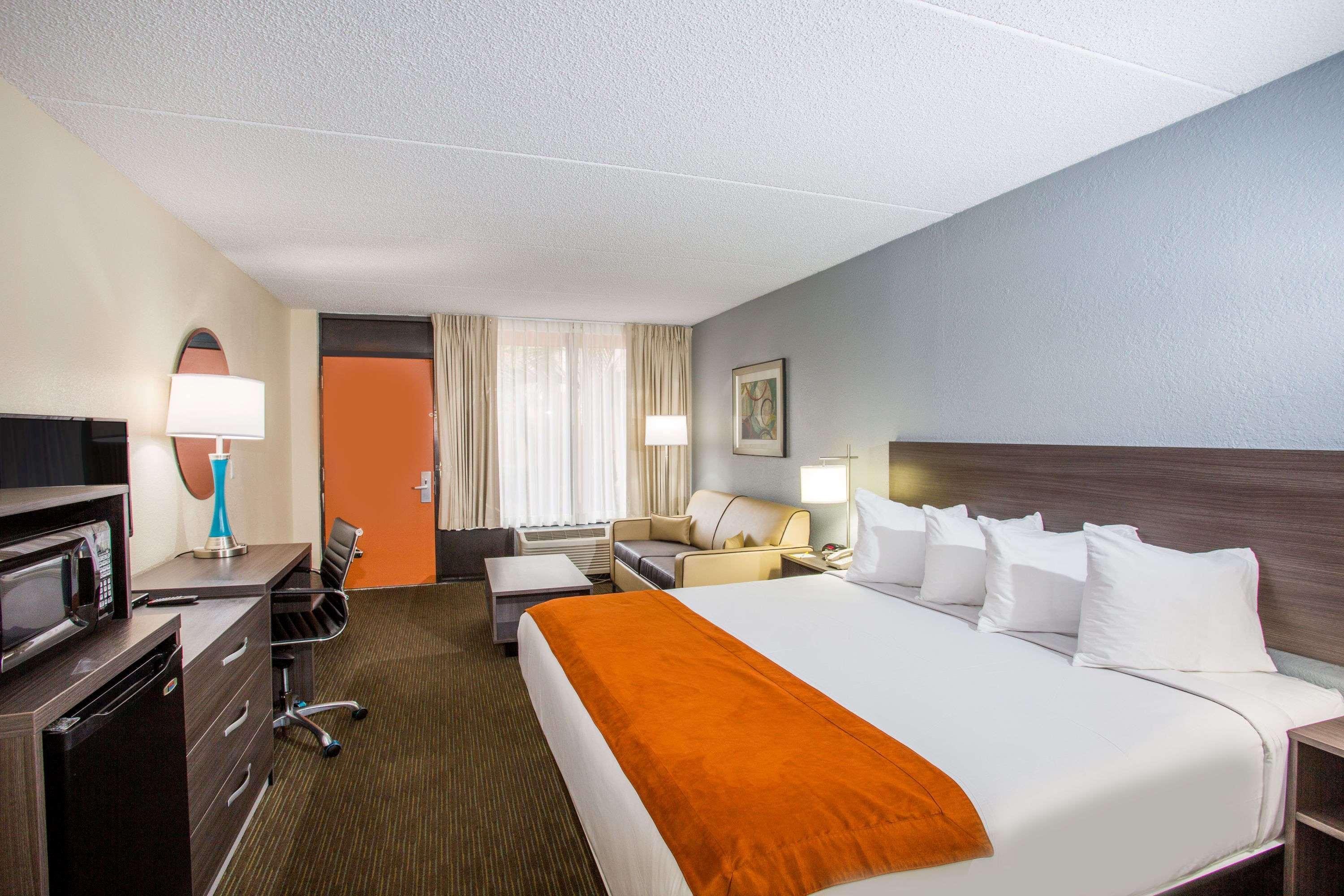 Days Inn & Suites By Wyndham Orlando Airport Exteriör bild