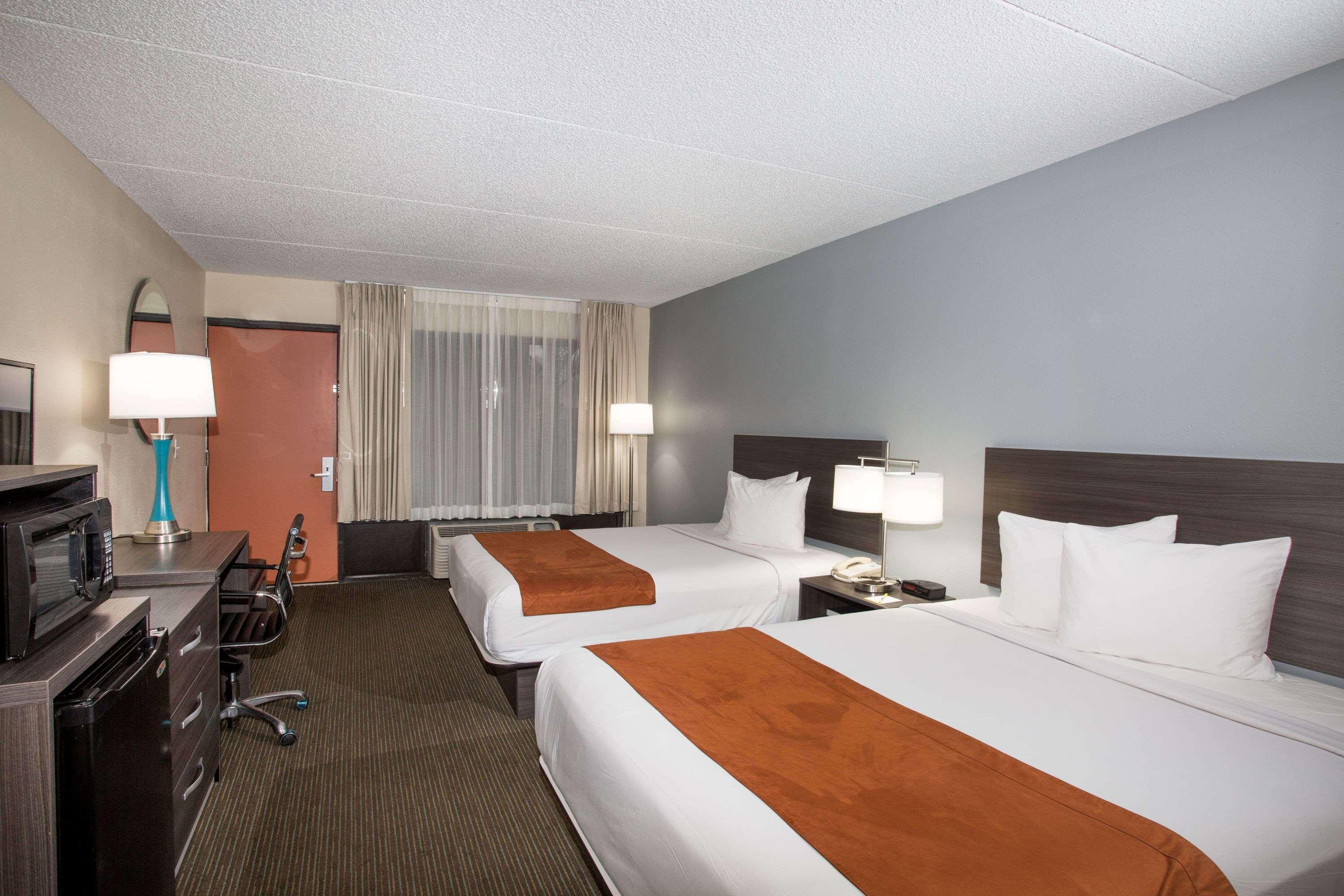 Days Inn & Suites By Wyndham Orlando Airport Exteriör bild